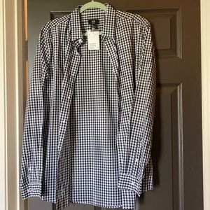 Brand new NWT slim fit men’s button up shirt